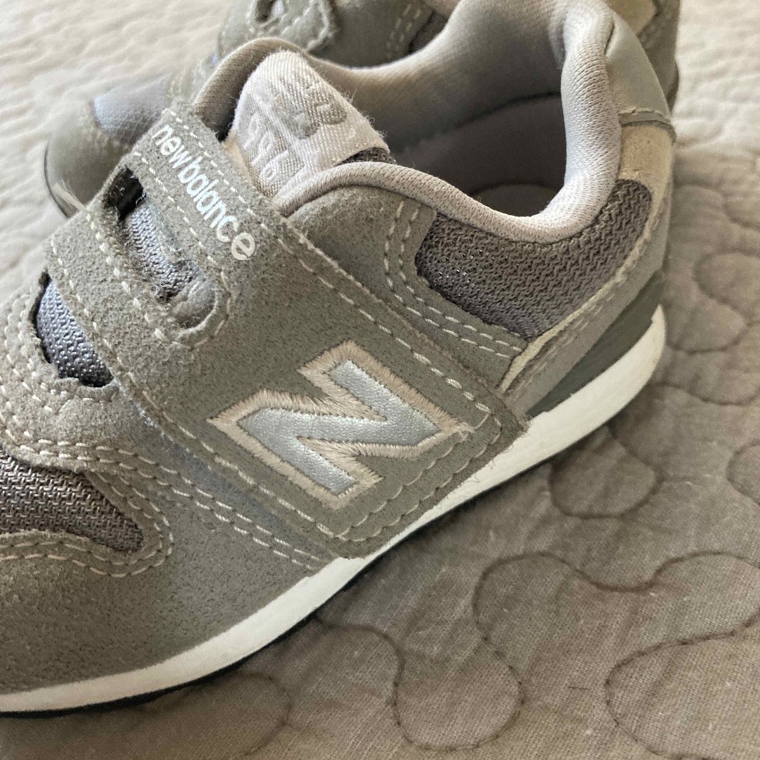 New Balance(ニューバランス)のニューバランス　996 13.5センチ　美品　グレー キッズ/ベビー/マタニティのベビー靴/シューズ(~14cm)(スニーカー)の商品写真