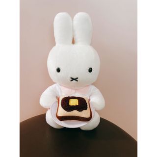 ミッフィー(miffy)の名古屋限定ミッフィー　ピンクのストライプエプロン　あんバター(キャラクターグッズ)