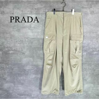 プラダ(PRADA)の『PRADA』プラダ (XL) ロゴプレート コーデュロイ カーゴパンツ(ワークパンツ/カーゴパンツ)