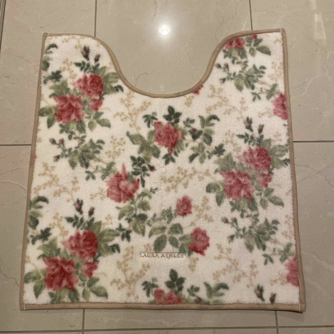 LAURA ASHLEY(ローラアシュレイ)のローラシュレイ トイレマット インテリア/住まい/日用品のラグ/カーペット/マット(トイレマット)の商品写真