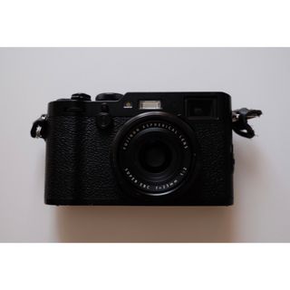 フジフイルム(富士フイルム)のFUJIFILM x100f Black(コンパクトデジタルカメラ)