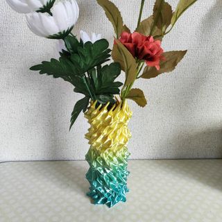 フラワーベース　ユニークデザイン　花瓶　花器(花瓶)