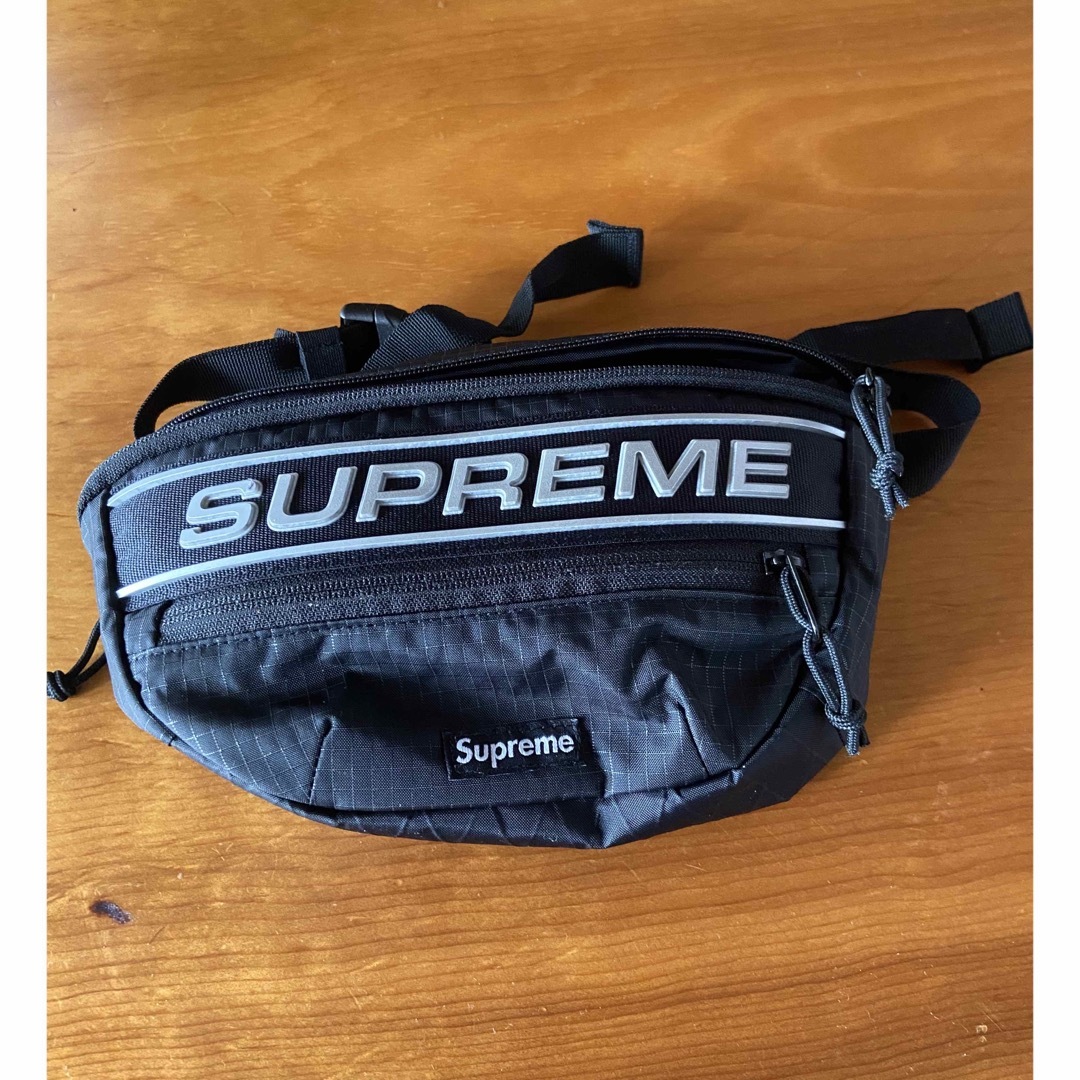 Supreme(シュプリーム)のシュプリームボディーバッグ メンズのバッグ(ボディーバッグ)の商品写真