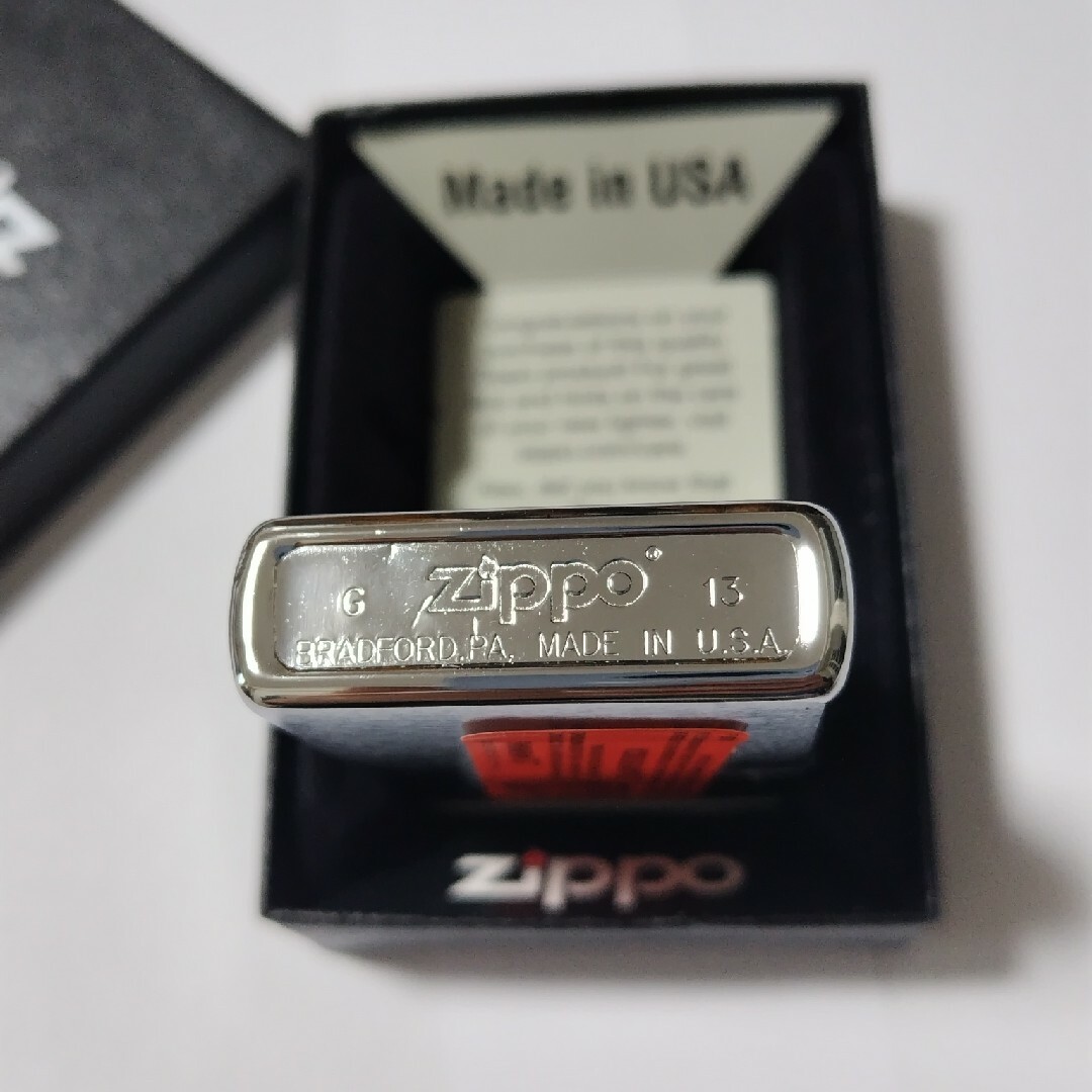 ZIPPO(ジッポー)の未使用　Zippo　ジッポー純正　セクシーガール　デザイン　2013年製造　新品 メンズのファッション小物(タバコグッズ)の商品写真