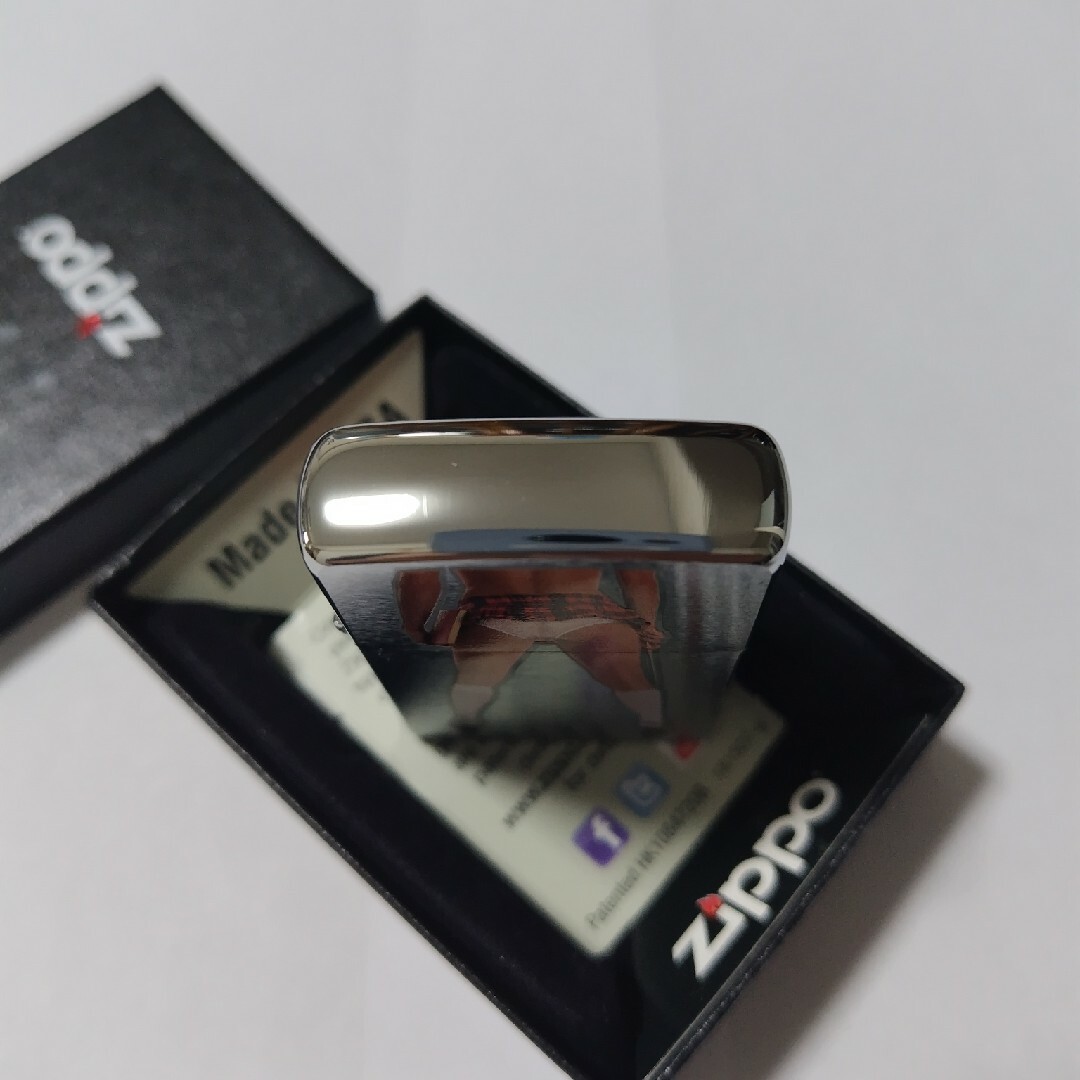 ZIPPO(ジッポー)の未使用　Zippo　ジッポー純正　セクシーガール　デザイン　2013年製造　新品 メンズのファッション小物(タバコグッズ)の商品写真