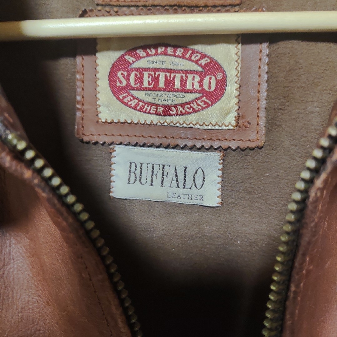 イタリア製ヴィンテージ SCETTRO  BUFFALOレザー ジャケット L メンズのジャケット/アウター(ライダースジャケット)の商品写真