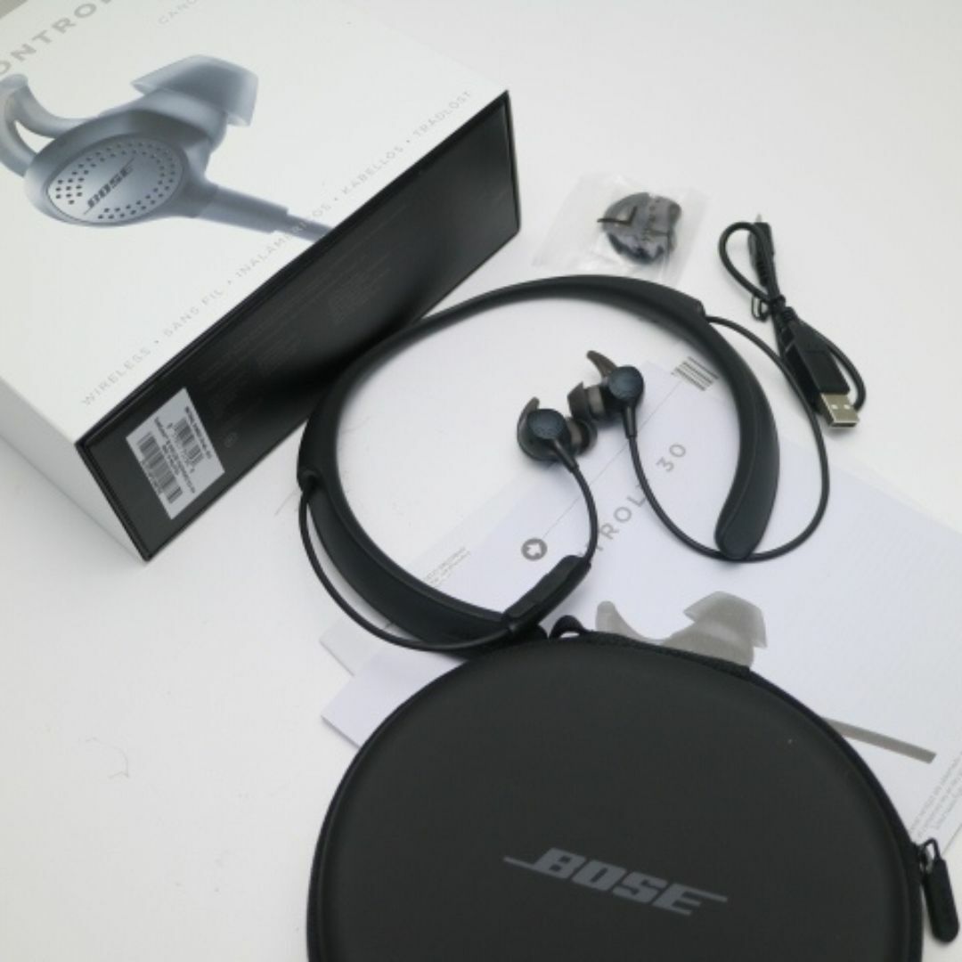 BOSE(ボーズ)の超美品 QuietControl 30 wireless headphones  M444 スマホ/家電/カメラのオーディオ機器(ヘッドフォン/イヤフォン)の商品写真