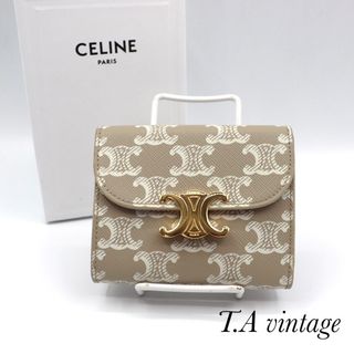 セリーヌ(celine)の美品！セリーヌ　トリオンフ　PVC レザー　折り財布　ベージュ(財布)