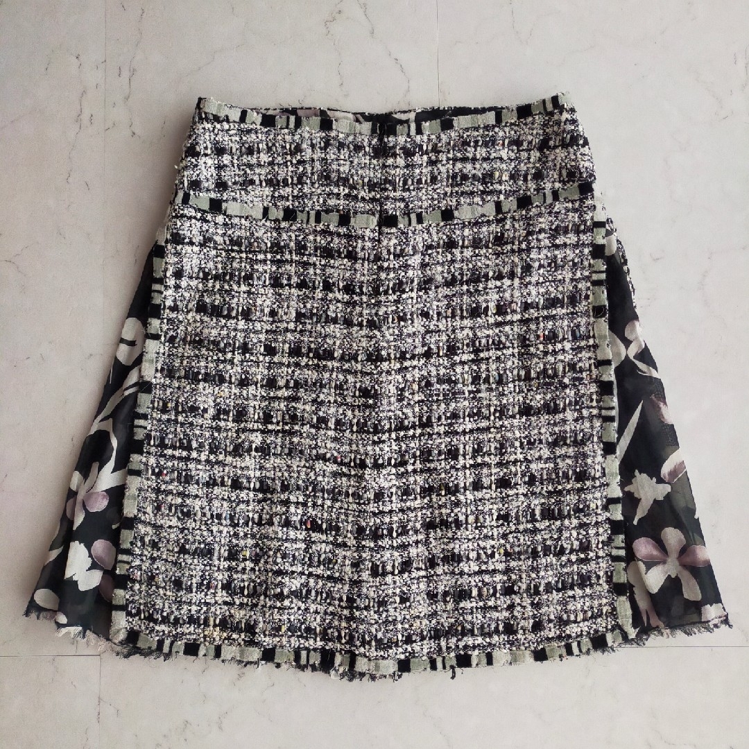 CHANEL(シャネル)のCHANEL　シャネル　ツイード　スカート レディースのスカート(ひざ丈スカート)の商品写真