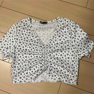 シーイン(SHEIN)のトップス(Tシャツ(半袖/袖なし))