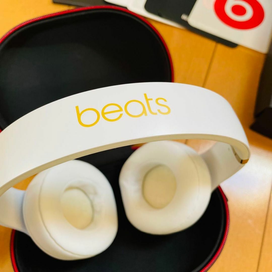 Beats by Dr Dre(ビーツバイドクタードレ)の【新品同様品】Beats Studio3 Wireless ホワイト スマホ/家電/カメラのオーディオ機器(ヘッドフォン/イヤフォン)の商品写真