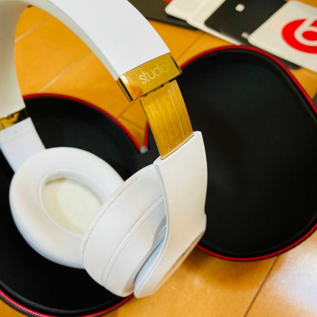 Beats by Dr Dre(ビーツバイドクタードレ)の【新品同様品】Beats Studio3 Wireless ホワイト スマホ/家電/カメラのオーディオ機器(ヘッドフォン/イヤフォン)の商品写真