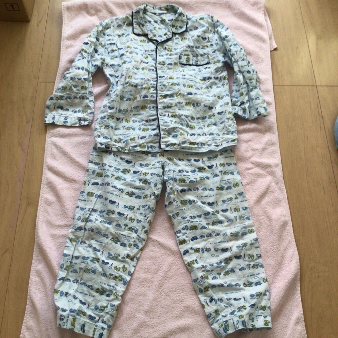 男児長袖パジャマまとめ売り　中古品 キッズ/ベビー/マタニティのキッズ服男の子用(90cm~)(パジャマ)の商品写真