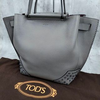 トッズ(TOD'S)の美品✨TOD'S  トッズ ウェーブ ゴンミーニ A4◎ 肩掛け グレー(トートバッグ)