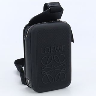 ロエベ(LOEWE)のロエベ モールデッド スリング B987W42X02 ボディバッグ(ボディーバッグ)