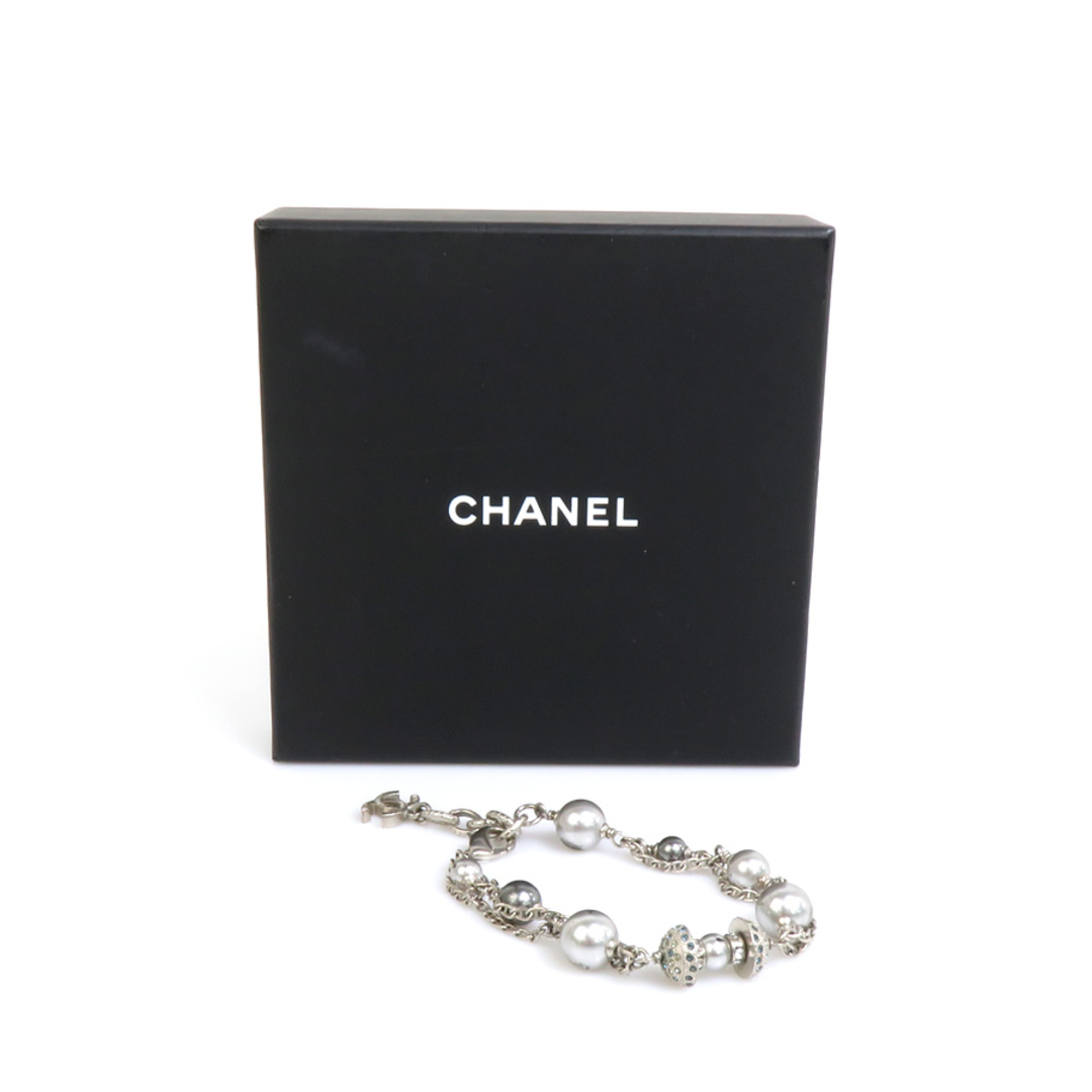 CHANEL(シャネル)のシャネル CHANEL ブレスレット メタル/フェイクパール シルバー レディース 送料無料【中古】 h30194i レディースのアクセサリー(ブレスレット/バングル)の商品写真