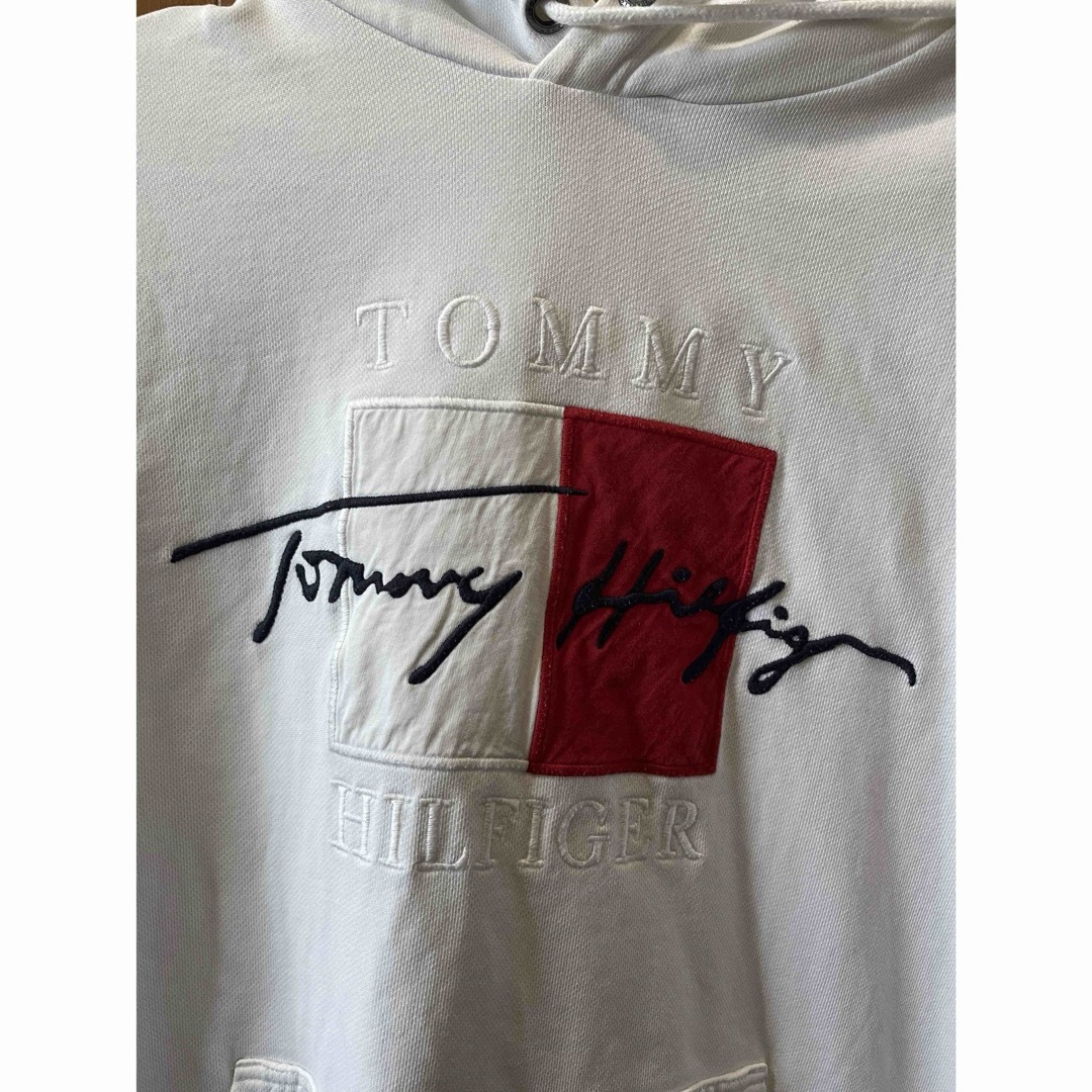 TOMMY HILFIGER(トミーヒルフィガー)の【トミーヒルフィガー】ロゴフディー・パーカー レディースのトップス(パーカー)の商品写真