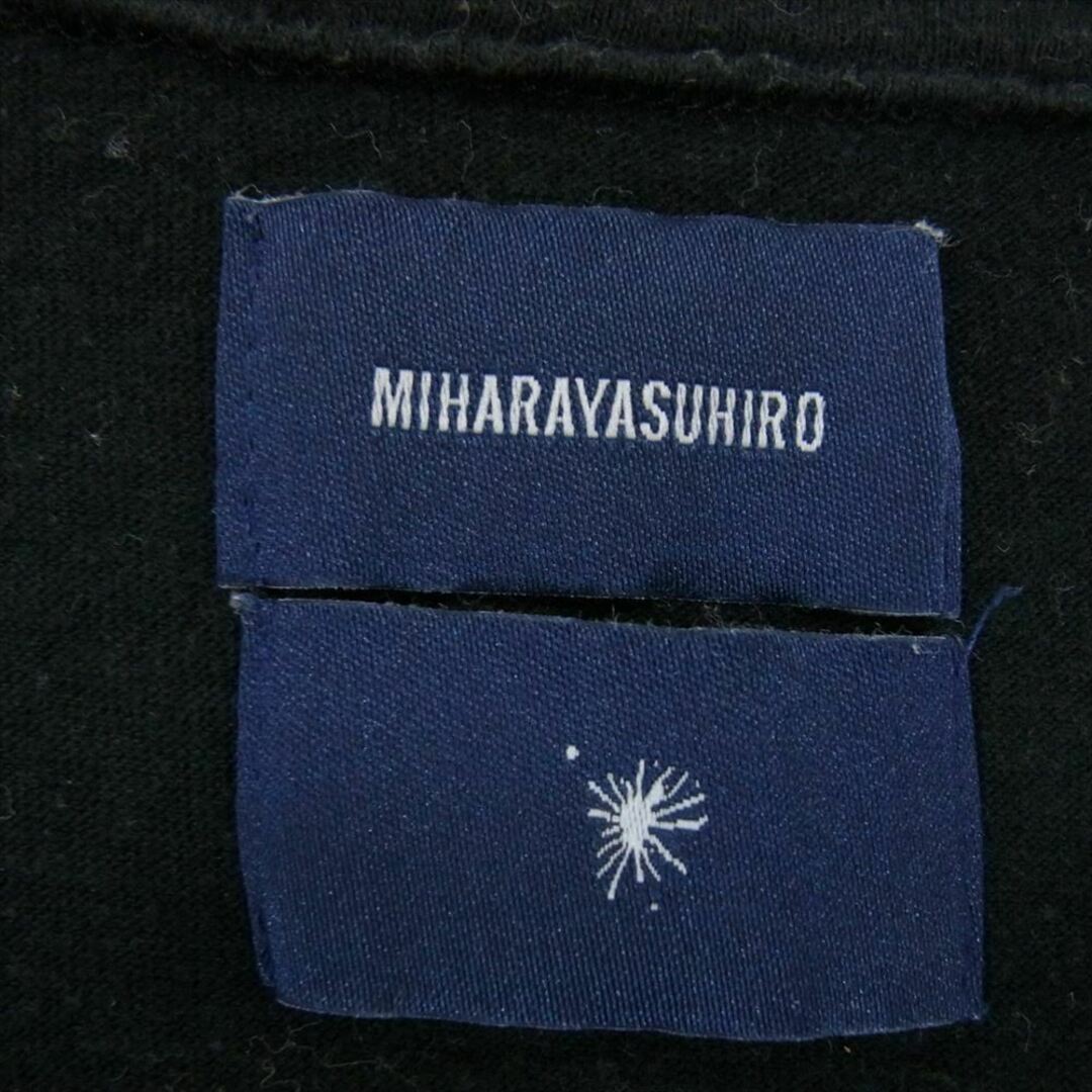 MIHARAYASUHIRO(ミハラヤスヒロ)のMIHARA YASUHIRO ミハラヤスヒロ 61683811 プリント Vネック 半袖 Tシャツ カットソー ブラック系 M【中古】 メンズのトップス(シャツ)の商品写真