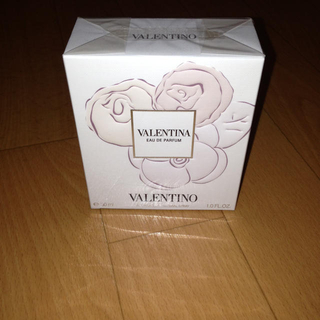 ヴァレンティノ(VALENTINO)のVALENTINO☆香水★新品未使用★(香水(女性用))