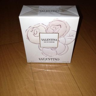バレンティノ(VALENTINO)のVALENTINO☆香水★新品未使用★(香水(女性用))