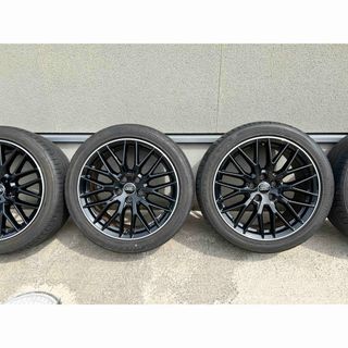 アウディ(AUDI)のアウディ　純正　美品　スポークデザイングロスブラック245 40R18 (タイヤ・ホイールセット)