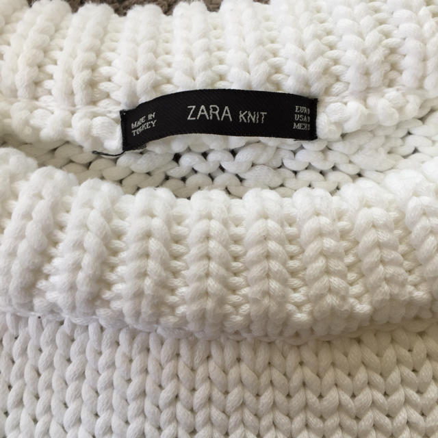 ZARA(ザラ)のzara ホワイトニット レディースのトップス(ニット/セーター)の商品写真