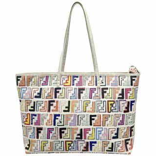 フェンディ(FENDI)の【限定価格】FENDI フェンディ トートバッグ ズッカ ハンドバッグ 肩掛け A4対応 総柄 鞄 かばん 8BH185 PVCコーティングキャンバス    ホワイト 白 マルチカラー ゴールド金具 レディース【中古品】(ハンドバッグ)