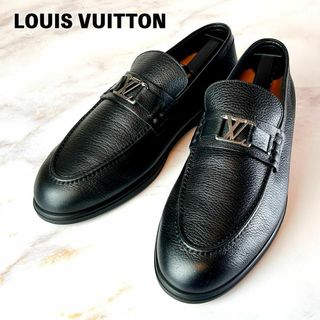 ルイヴィトン(LOUIS VUITTON)の【極美品】ルイヴィトン　 LVイニシャル　カーフレザー　ローファー　ブラック(ドレス/ビジネス)