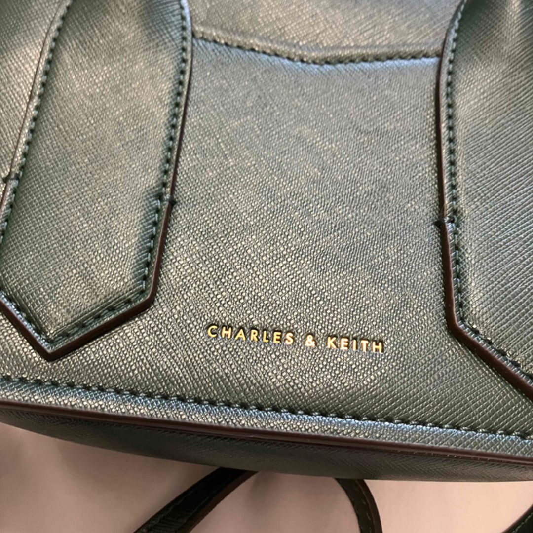 Charles and Keith(チャールズアンドキース)のCHARLES&KEITH ショルダーバッグ  レディースのバッグ(ショルダーバッグ)の商品写真