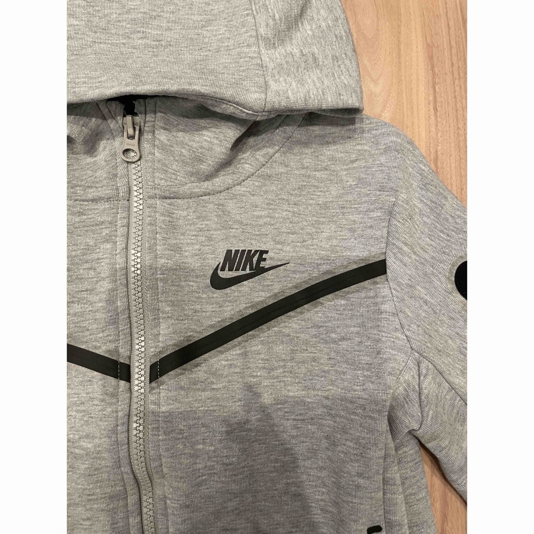 NIKE(ナイキ)のNIKE キッズパーカー キッズ/ベビー/マタニティのキッズ服男の子用(90cm~)(ジャケット/上着)の商品写真