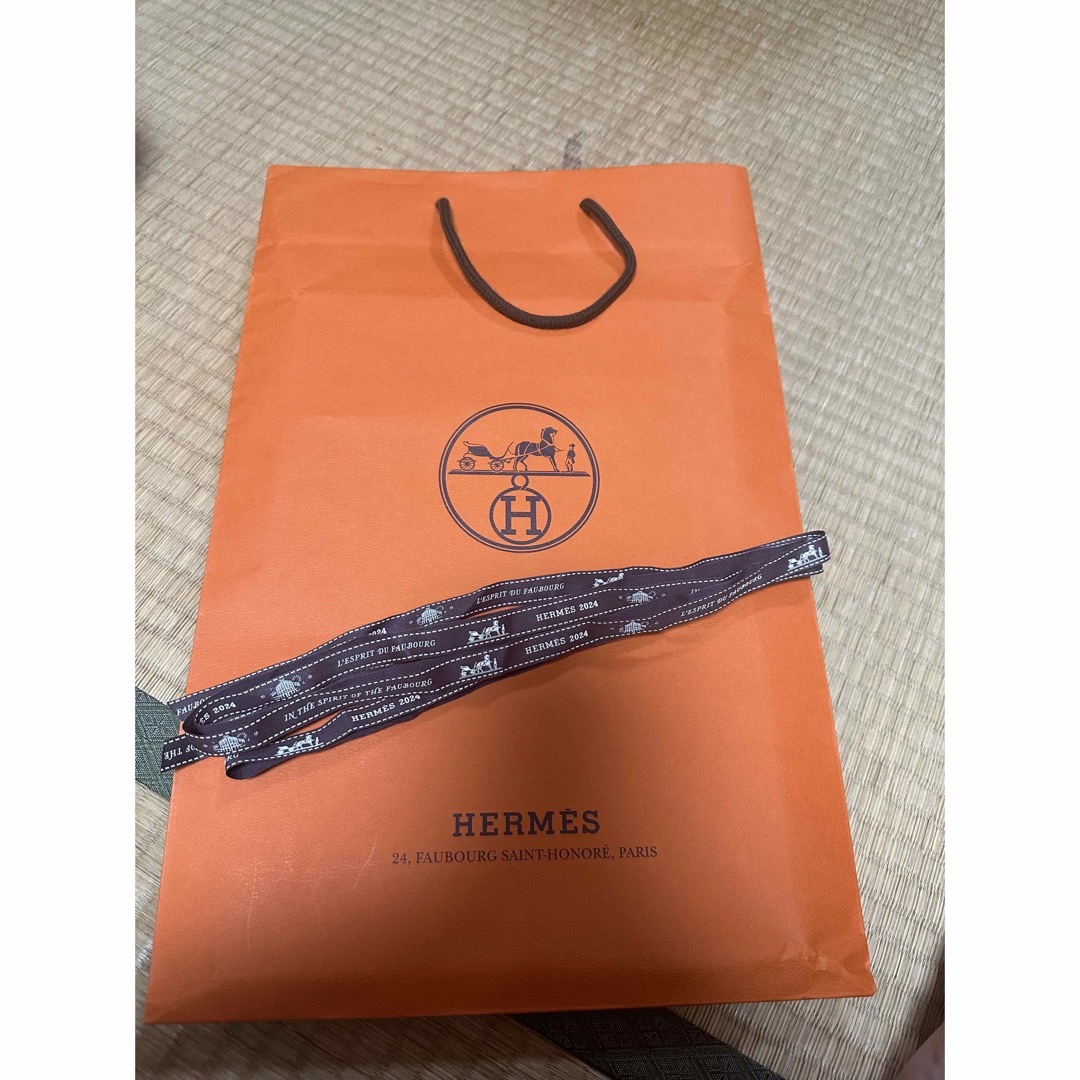 Hermes(エルメス)の二日間限定価格　エルメス紙袋　2024リボン　セット売り レディースのバッグ(ショップ袋)の商品写真