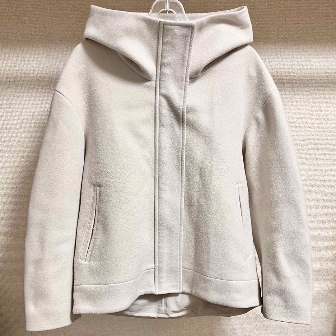 GU(ジーユー)のGU コージーメルトンショートフーディコート Mサイズ レディースのジャケット/アウター(その他)の商品写真