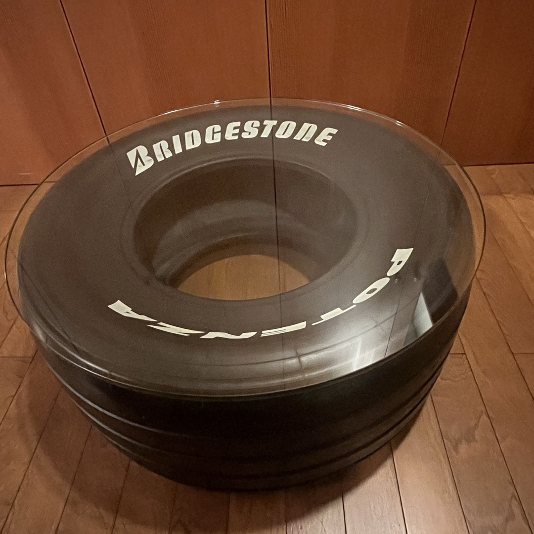 BRIDGESTONE(ブリヂストン)のレア！ F1タイヤ テーブル 自動車/バイクの自動車(タイヤ)の商品写真