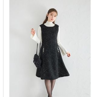 トッコクローゼット(TOCCO closet)のトッコクローゼット　ビジュー付きスパンコールツイードワンピース　ブラック(ひざ丈ワンピース)