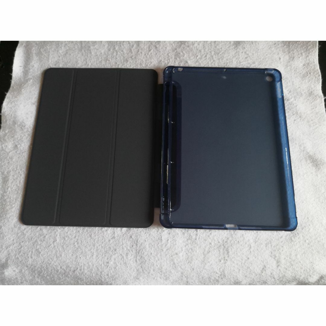 ペン収納OK iPad 9/8/7世代 10.2インチ ネイビー ソフトケース スマホ/家電/カメラのスマホアクセサリー(iPadケース)の商品写真