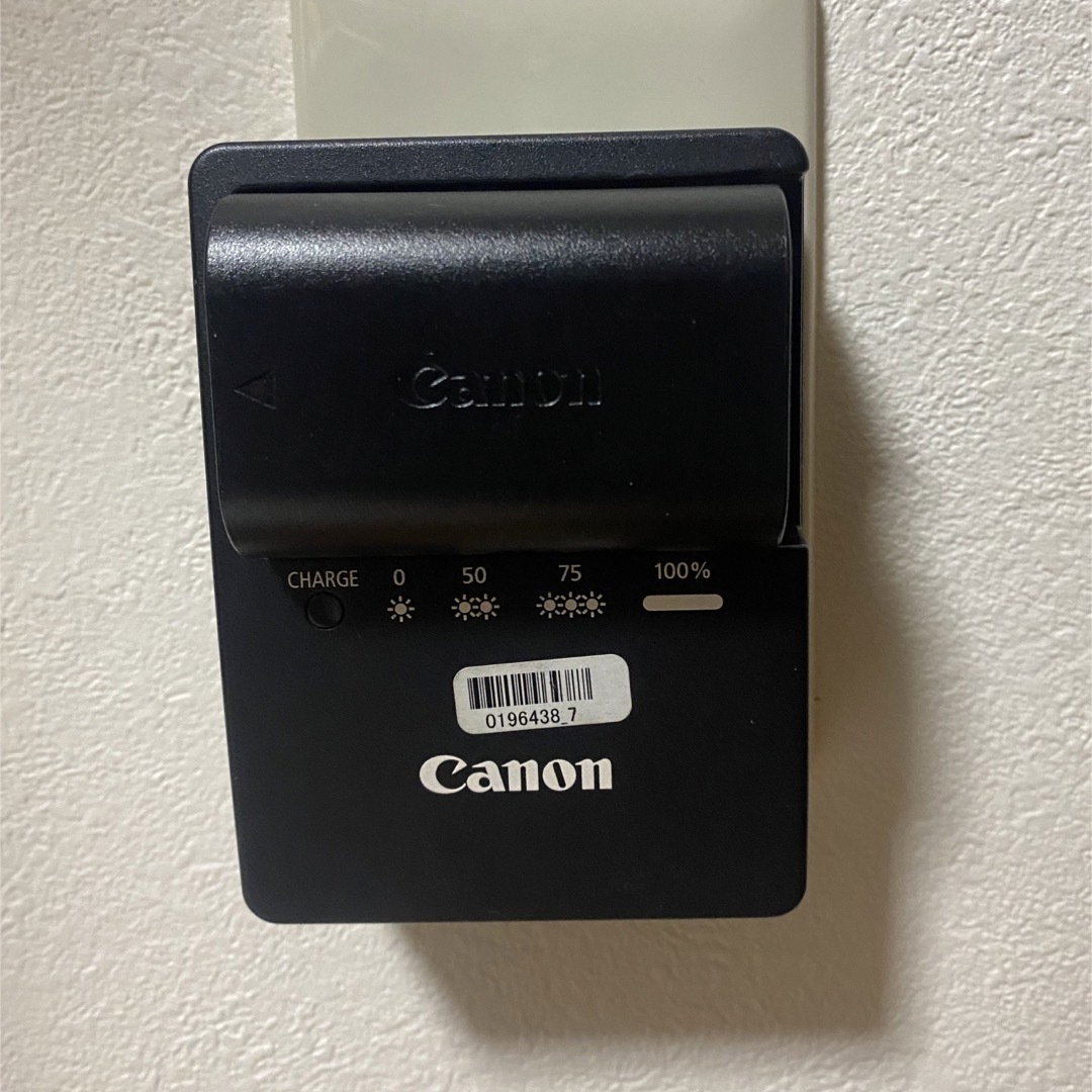 Canon LC-E6 + LP-E6（バッテリー+チャージャー） スマホ/家電/カメラのスマートフォン/携帯電話(バッテリー/充電器)の商品写真