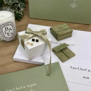 Van Cleef & Arpelsのフリマアイテム一覧 Van Cleef & Arpelsのフリマアイテム一覧
