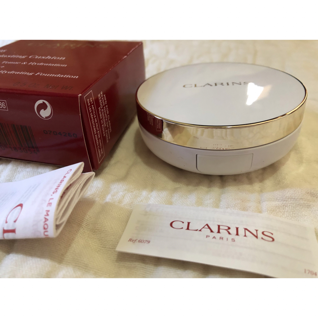 CLARINS(クラランス)の【新品送無❗️】クラランス CLARINS paris クッションファンデ105 コスメ/美容のベースメイク/化粧品(ファンデーション)の商品写真