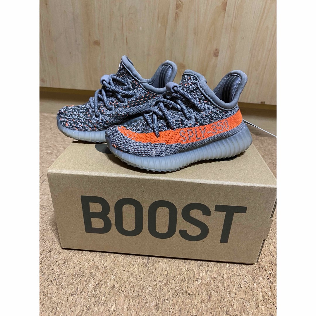 YEEZY（adidas）(イージー)の新品 YEEZY Boost 350 V2  ベルーガ　12センチ キッズ/ベビー/マタニティのキッズ靴/シューズ(15cm~)(スニーカー)の商品写真