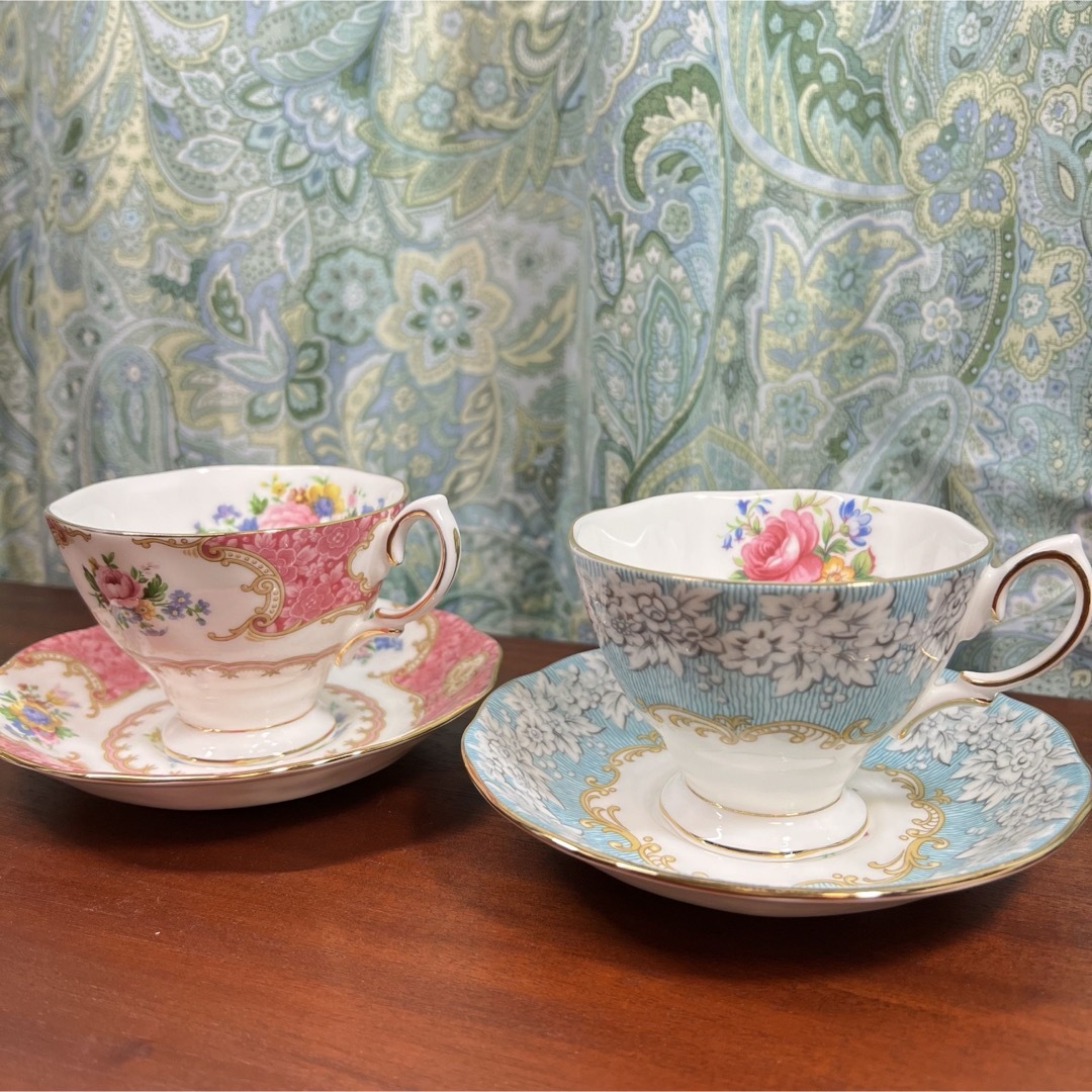 ROYAL ALBERT(ロイヤルアルバート)のロイヤルアルバート コーヒーカップ＆ソーサー ２客 セット インテリア/住まい/日用品のキッチン/食器(グラス/カップ)の商品写真