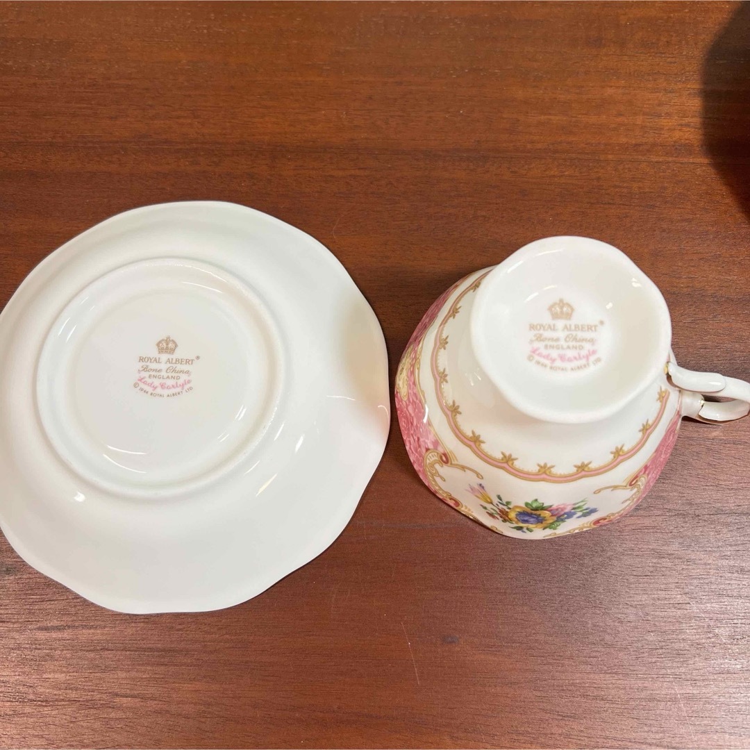 ROYAL ALBERT(ロイヤルアルバート)のロイヤルアルバート コーヒーカップ＆ソーサー ２客 セット インテリア/住まい/日用品のキッチン/食器(グラス/カップ)の商品写真