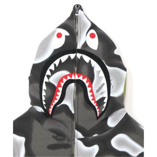 アベイシングエイプ(A BATHING APE)のLIQUID CAMO SHARK RELAXED FIT FULL ZIP (パーカー)