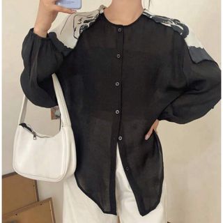 シーイン(SHEIN)のスカーフデザイン　カットソー　ブラウス(カットソー(長袖/七分))