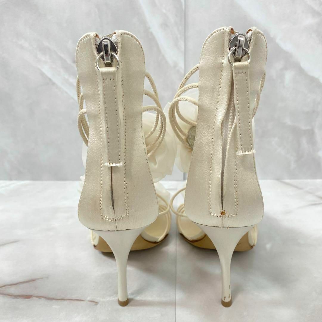 GIUZEPPE ZANOTTI(ジュゼッペザノッティ)のジュゼッペザノッティ　フローラルフリルバックジップサンダル　ホワイト　35 レディースの靴/シューズ(サンダル)の商品写真