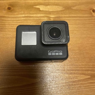 ゴープロ(GoPro)のgopro7 BLACK ケース付き(コンパクトデジタルカメラ)