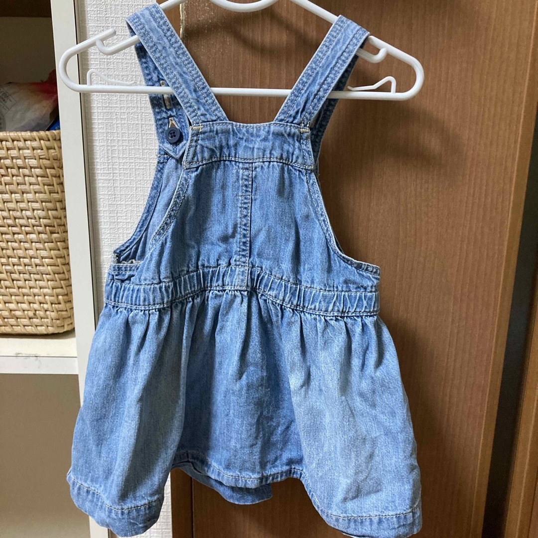 GAP(ギャップ)のGAP デニムジャンバースカート キッズ/ベビー/マタニティのベビー服(~85cm)(ワンピース)の商品写真