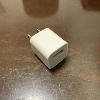 アップル(Apple)の充電アダプタ(ジャンク)(変圧器/アダプター)