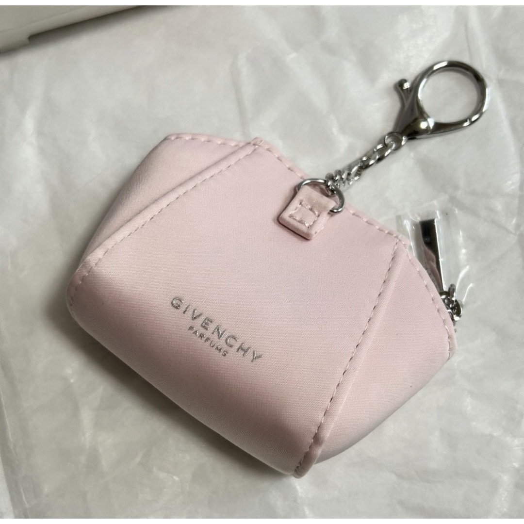 GIVENCHY - ジバンシイ イヤホンケース ノベルティ ベビーピンク GIVENCHY - ジバンシイ イヤホンケース ノベルティ ベビーピンク