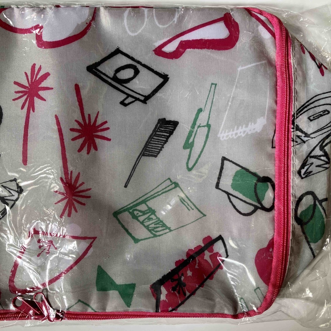 ORBIS(オルビス)の新品未使用 オルビス サトウアサミ トラベルケース 旅行用荷物まとめケースポーチ レディースのファッション小物(ポーチ)の商品写真