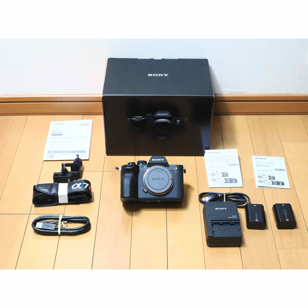 ※しらく様専用※SONY α7RVボディILCE-7RM5純正予備バッテリー付き スマホ/家電/カメラのカメラ(ミラーレス一眼)の商品写真